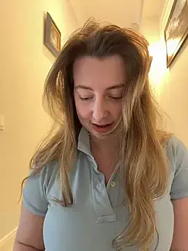 Stripchat Live Sex Cam of curvyflawless