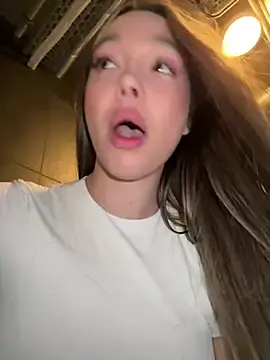 Stripchat Adult Webcam of barbiehumpxxx