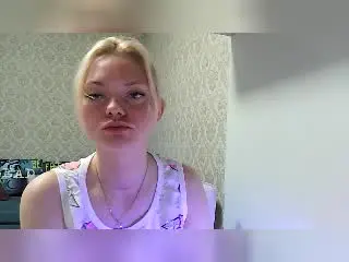 Xlovecam Best Webcam of CrystalHope